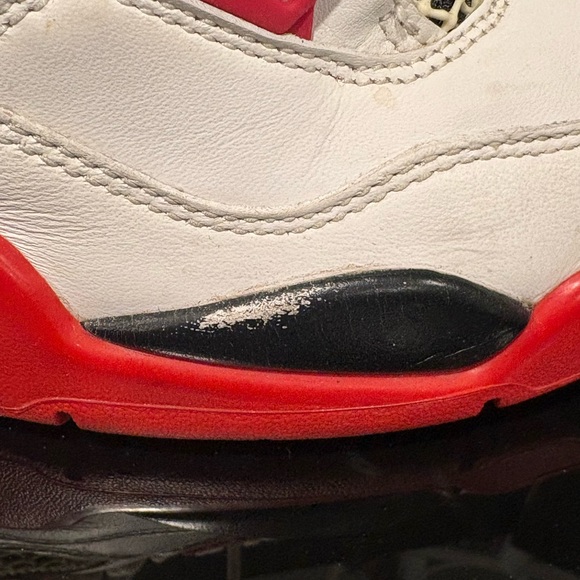 Air Jordan 4 Retro OG "Fire Red" - Picture 12 of 14